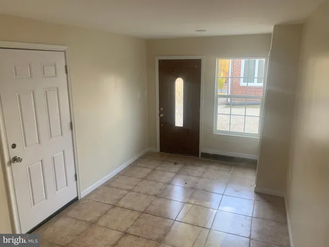 $2,900 | 6417 Knollbrook Drive, Unit 2, Hyattsville, MD 20783