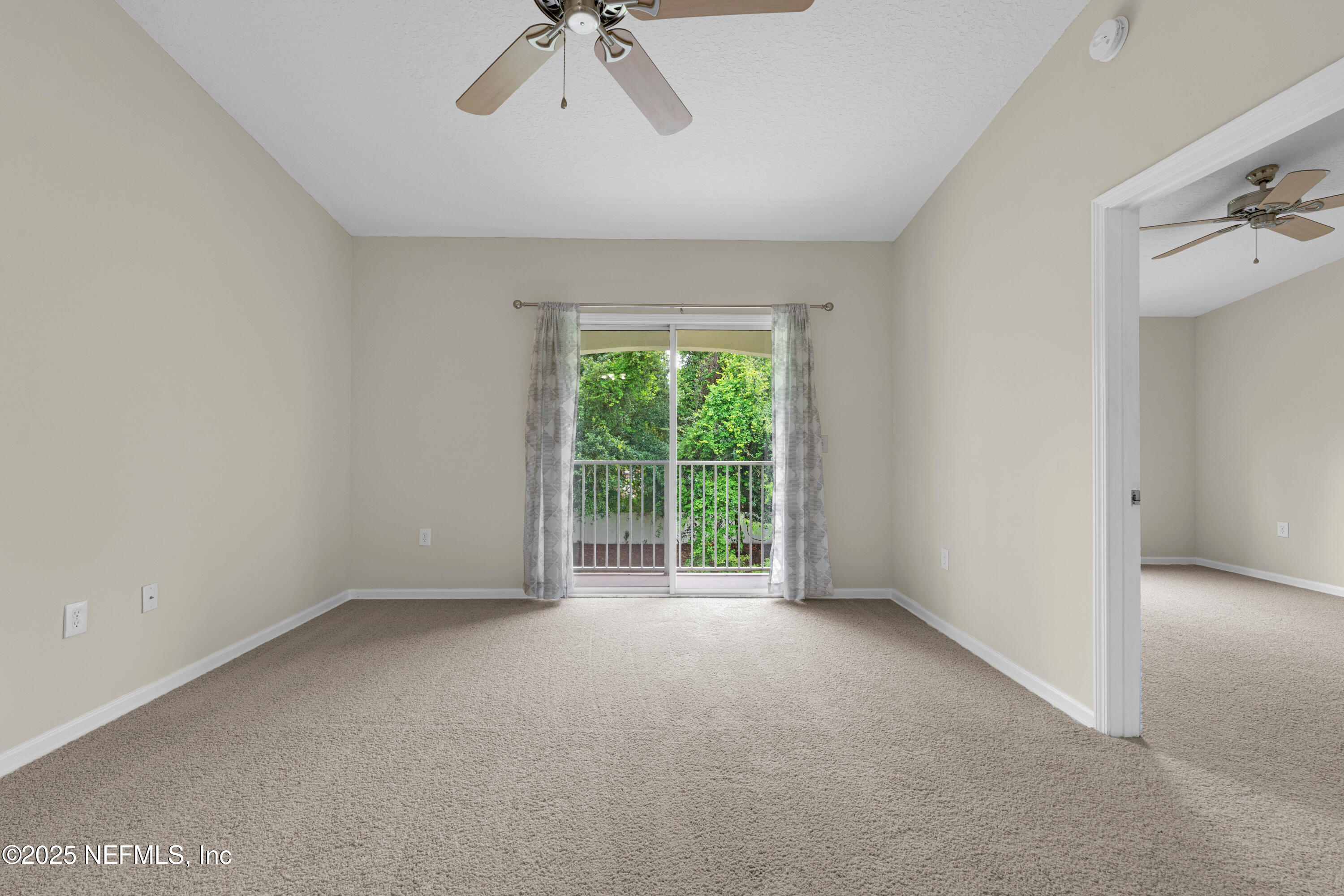 7920 Merrill Road, Unit 1116 Jacksonville, FL 32277 - Photo 8 of 27 Living Area