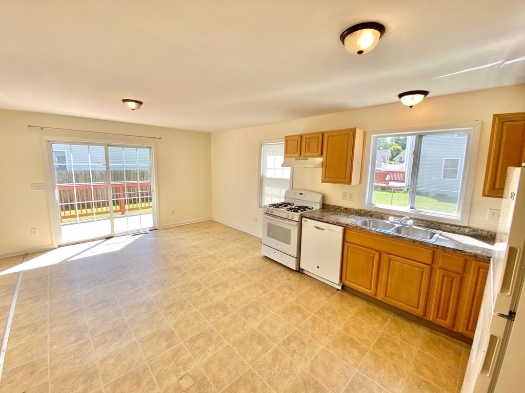 93 Orleans Street, Unit 93 Springfield, MA 01109 - Photo 5 of 21