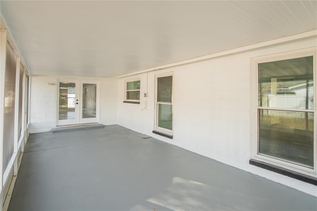 616 Highview Circle North Brandon, FL 33510 - Photo 32 of 41 an empty room with windows