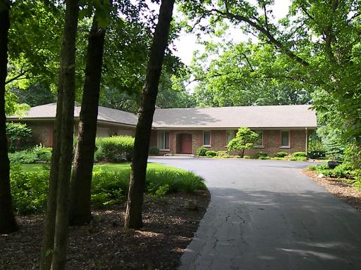 20 Robin Crest Road Hawthorn Woods, IL 60047 - Photo 1 of 1 Gallery Image 1