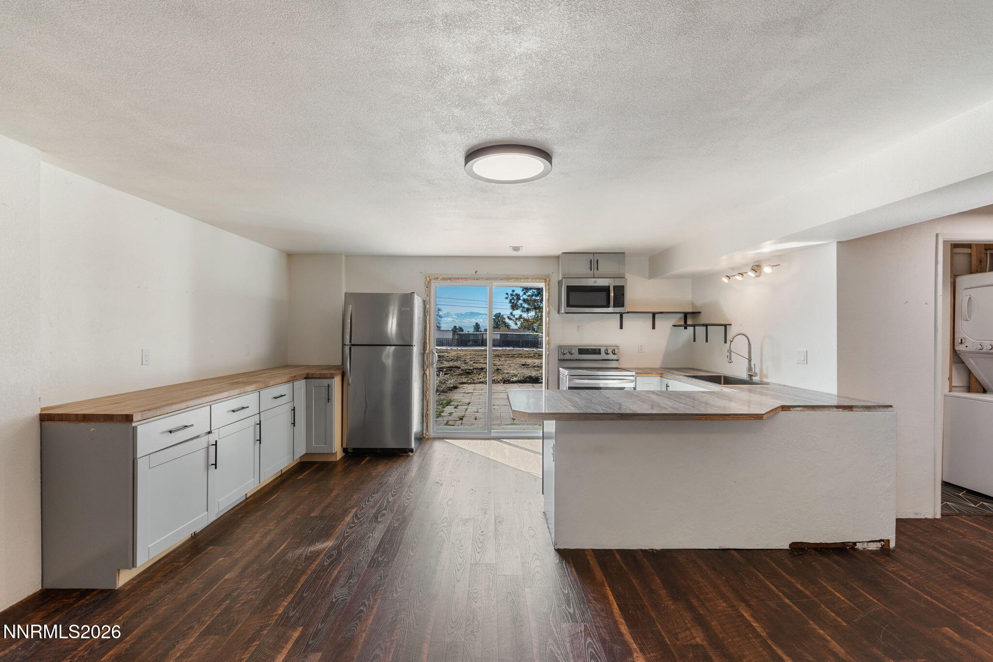 11630 Fir Drive Reno, NV 89506 - Photo 18 of 34 Downstairs Kitchen
