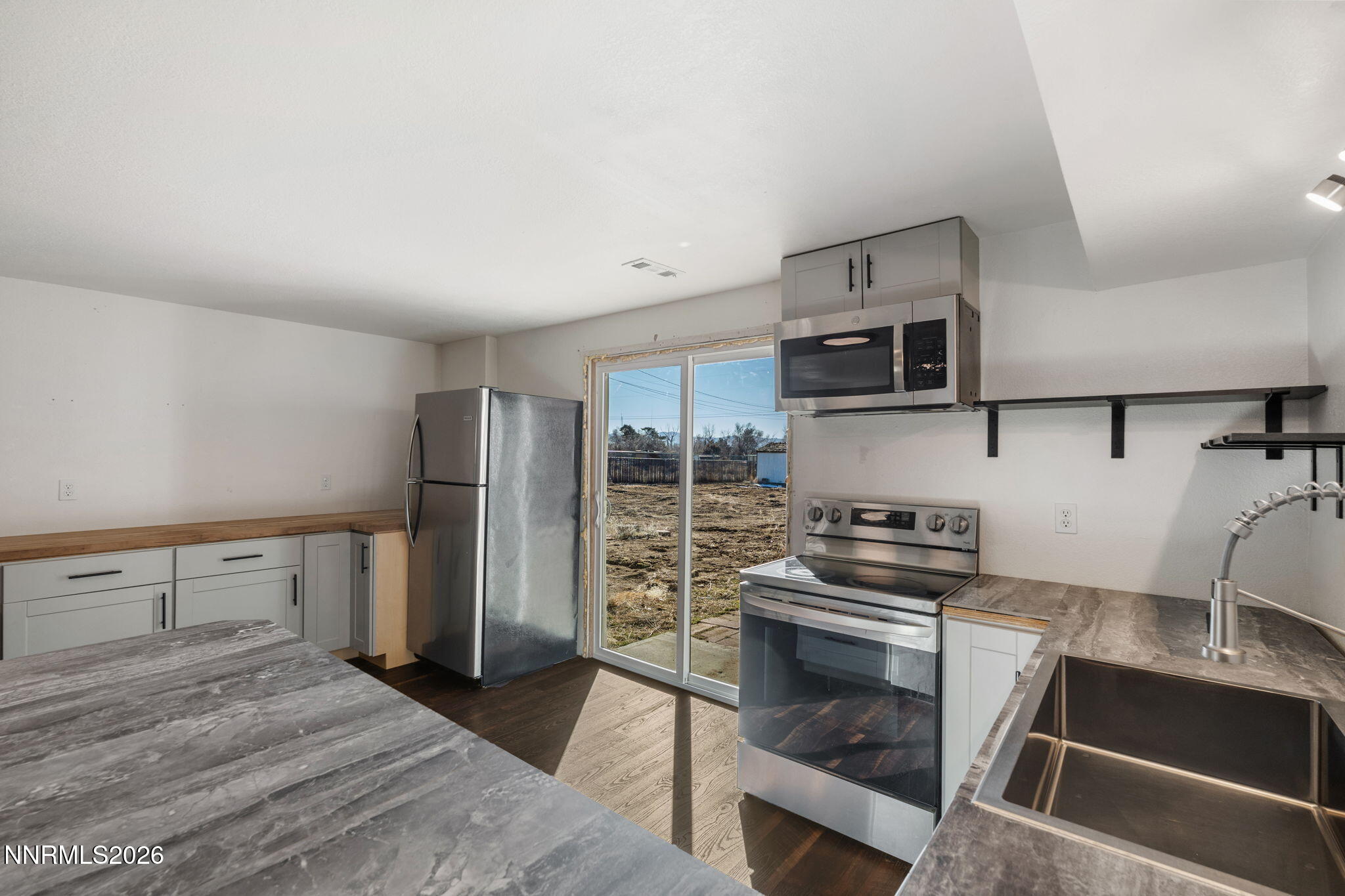 11630 Fir Drive Reno, NV 89506 - Photo 19 of 34 Downstairs Kitchen