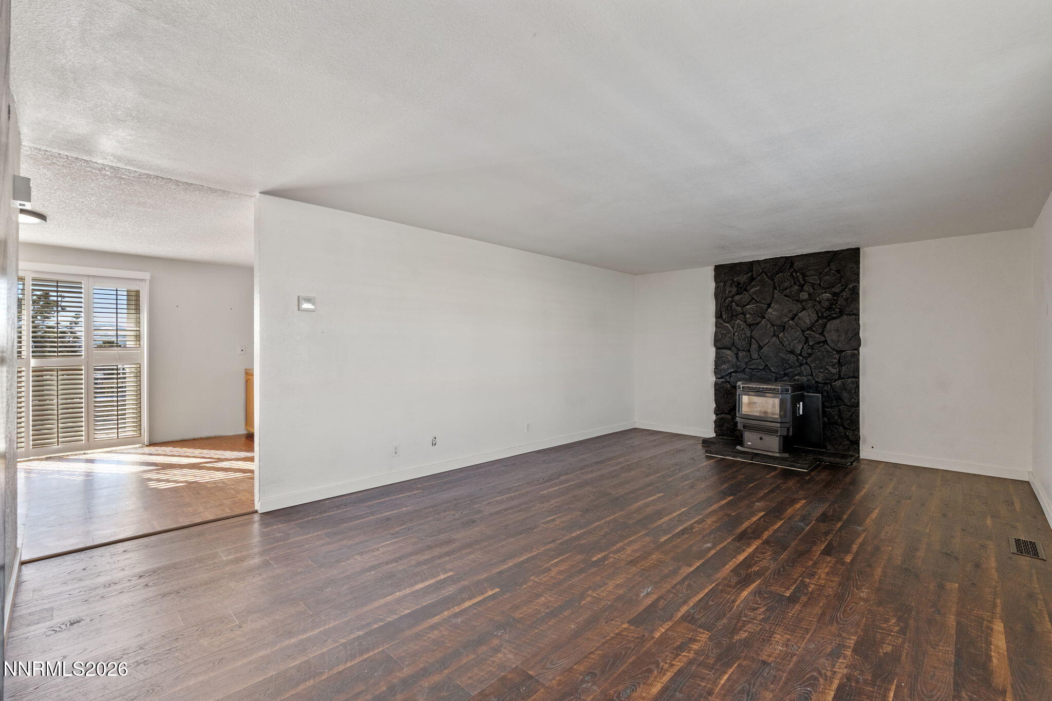 11630 Fir Drive Reno, NV 89506 - Photo 4 of 34 Living Room