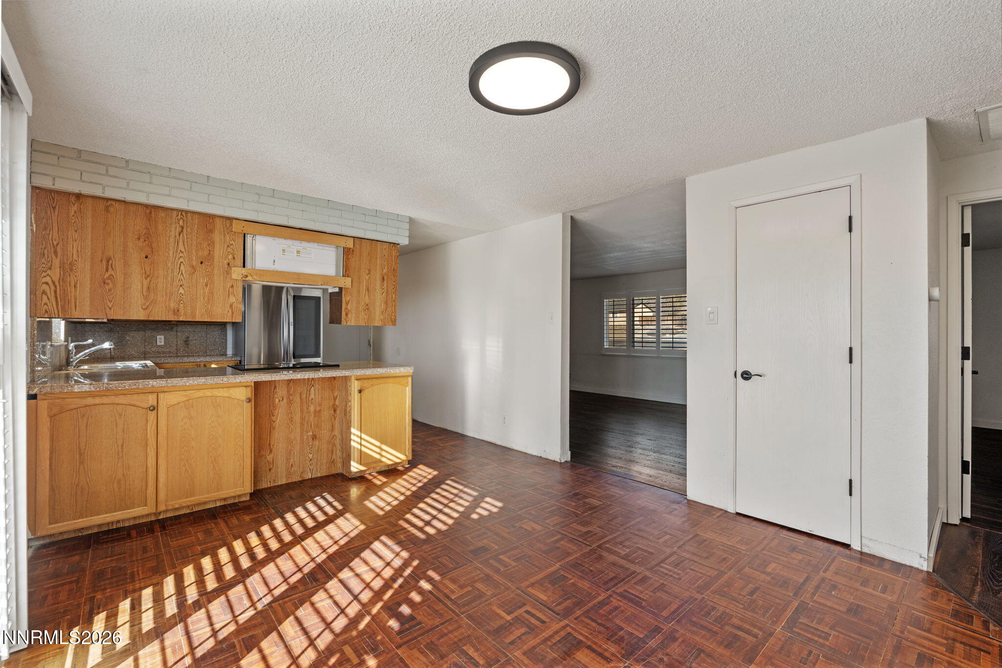 11630 Fir Drive Reno, NV 89506 - Photo 6 of 34 Kitchen