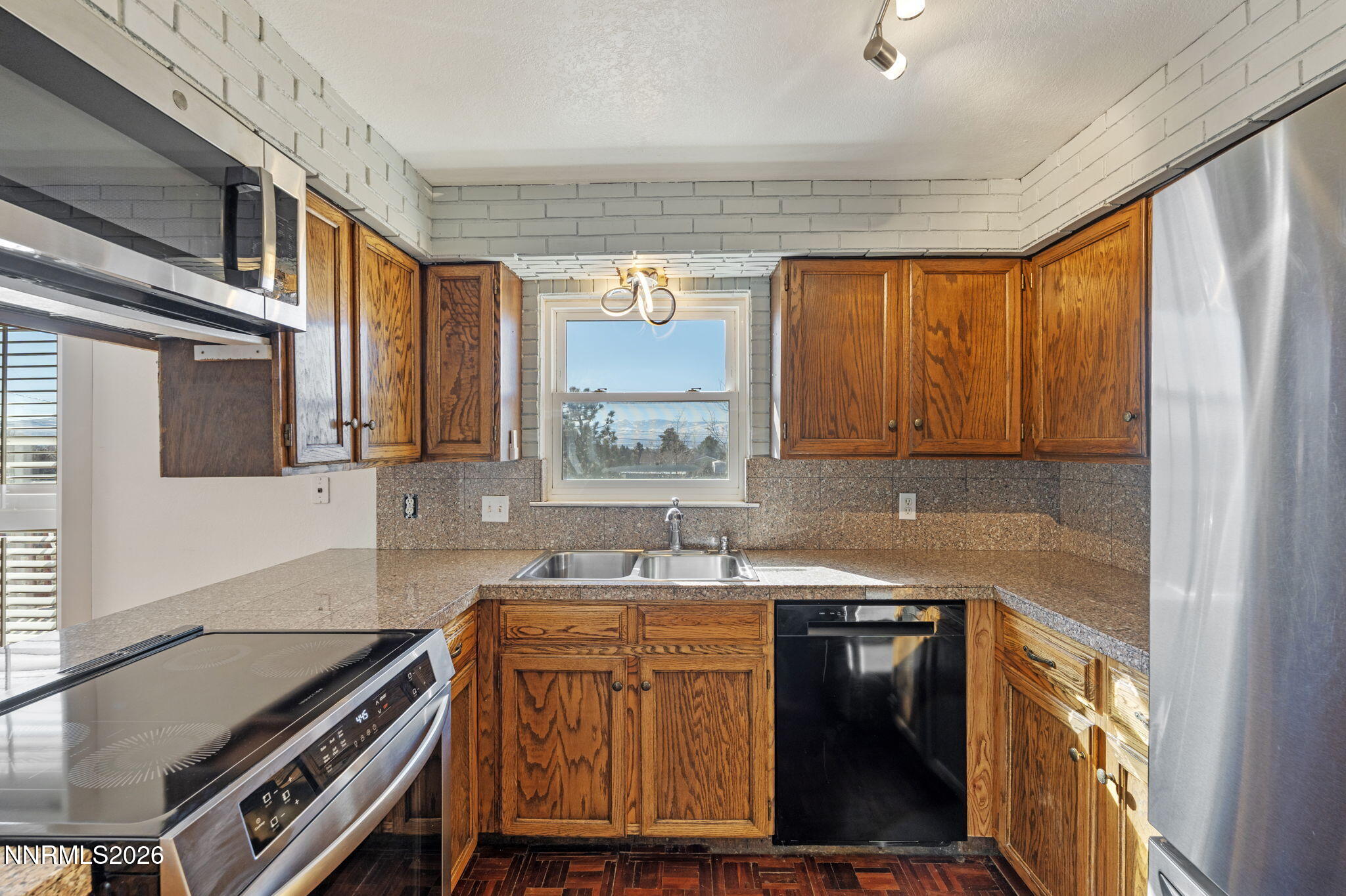 11630 Fir Drive Reno, NV 89506 - Photo 8 of 34 Kitchen