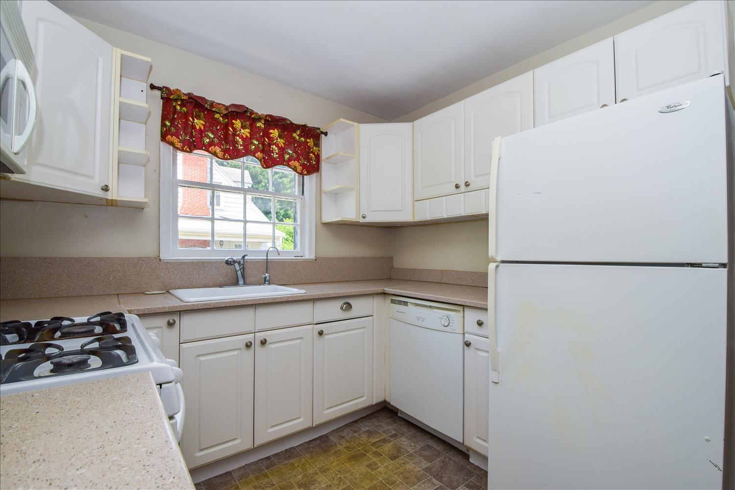 3234 Oliver Road Northeast Roanoke, VA 24012 - Photo 12 of 31 Kitchen 3