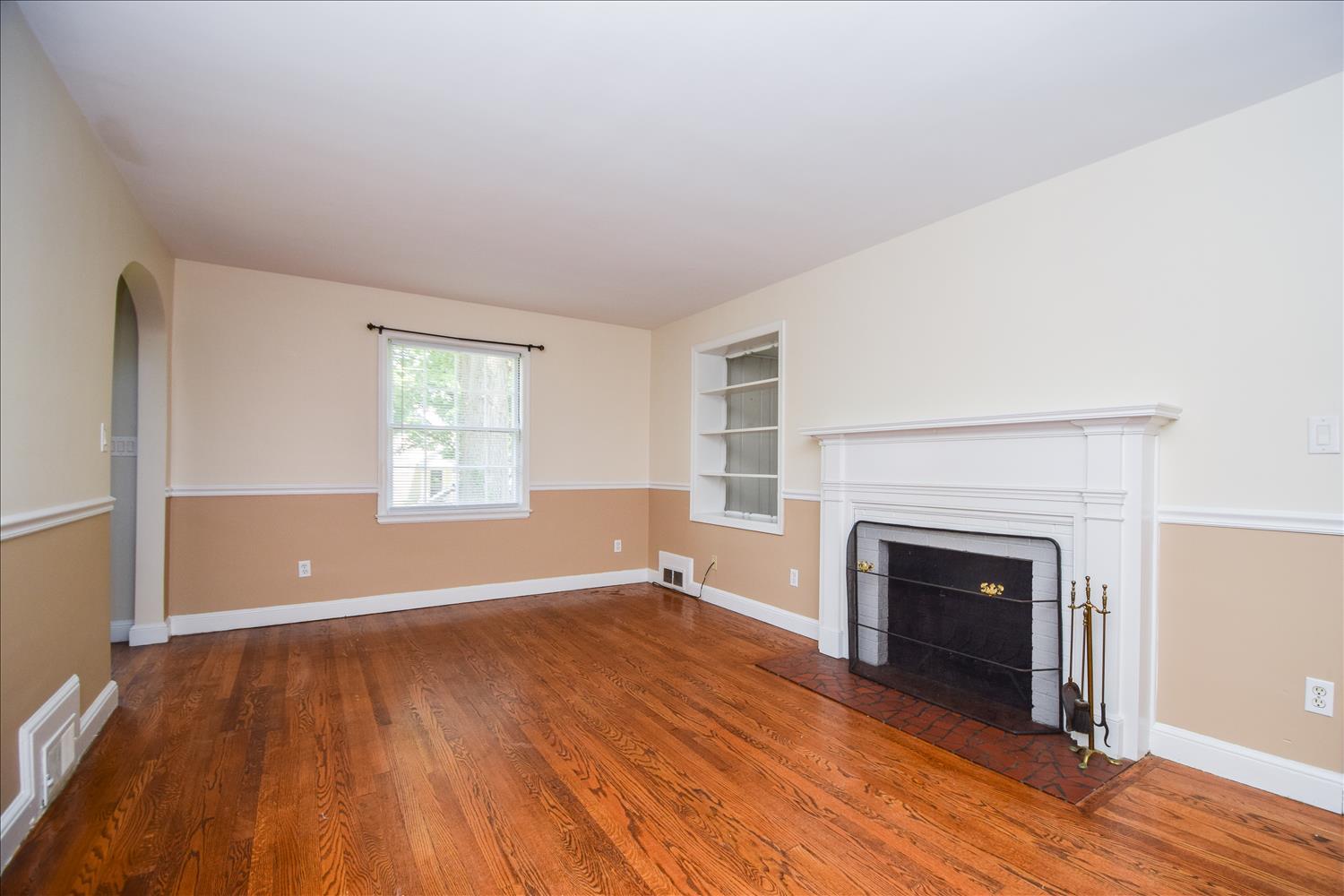 3234 Oliver Road Northeast Roanoke, VA 24012 - Photo 13 of 31 Family room