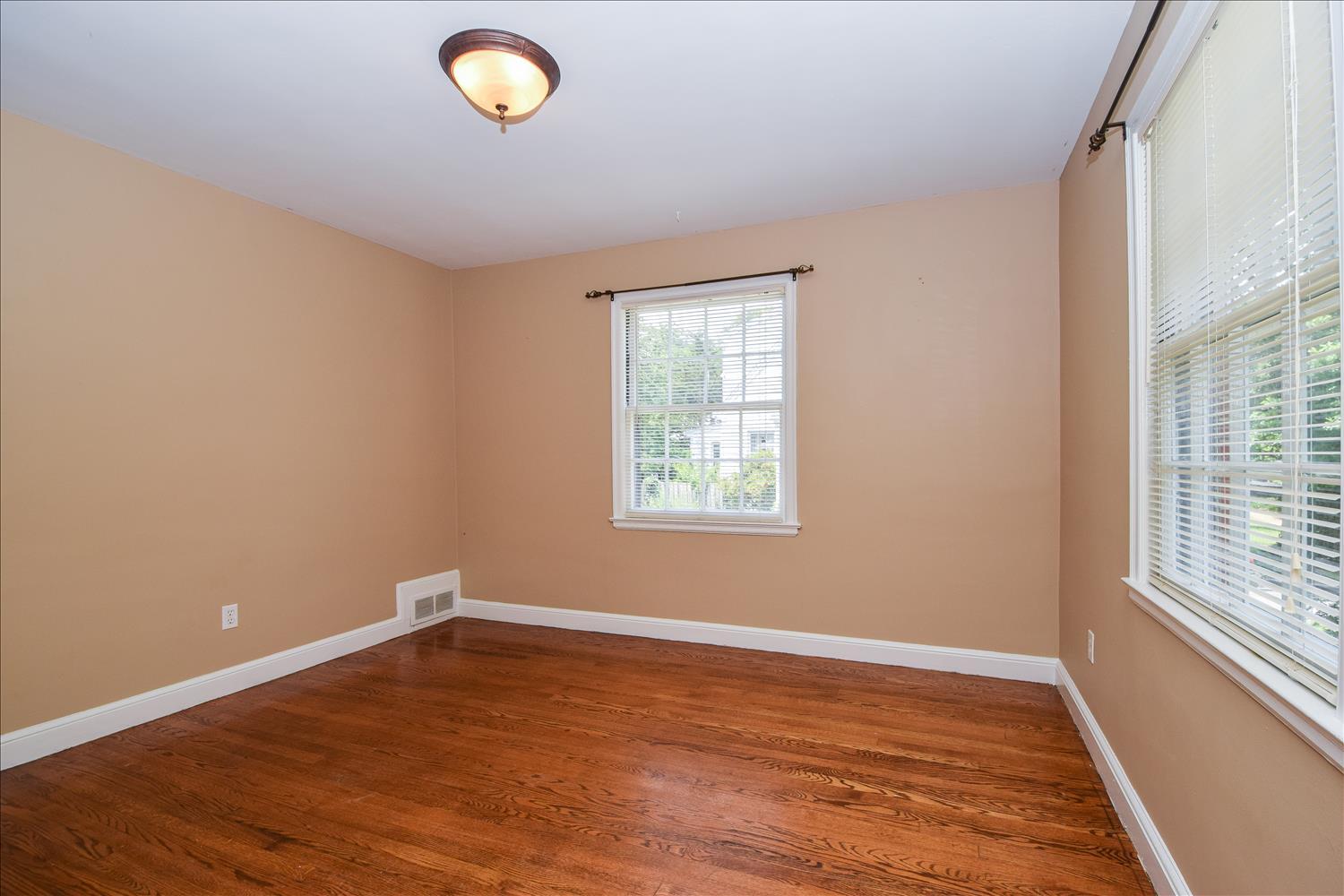 3234 Oliver Road Northeast Roanoke, VA 24012 - Photo 15 of 31 Dining room