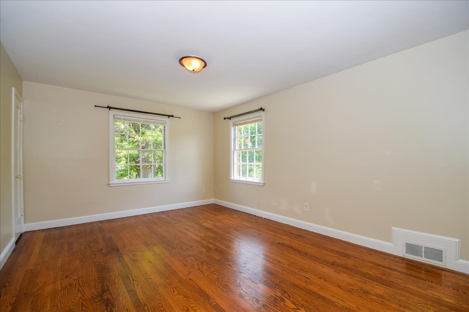 3234 Oliver Road Northeast Roanoke, VA 24012 - Photo 20 of 31 Upstairs Bedroom 2a