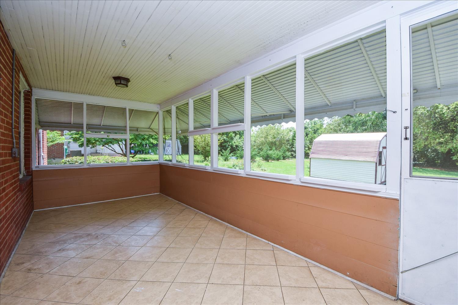 3234 Oliver Road Northeast Roanoke, VA 24012 - Photo 10 of 31 screened in porch
