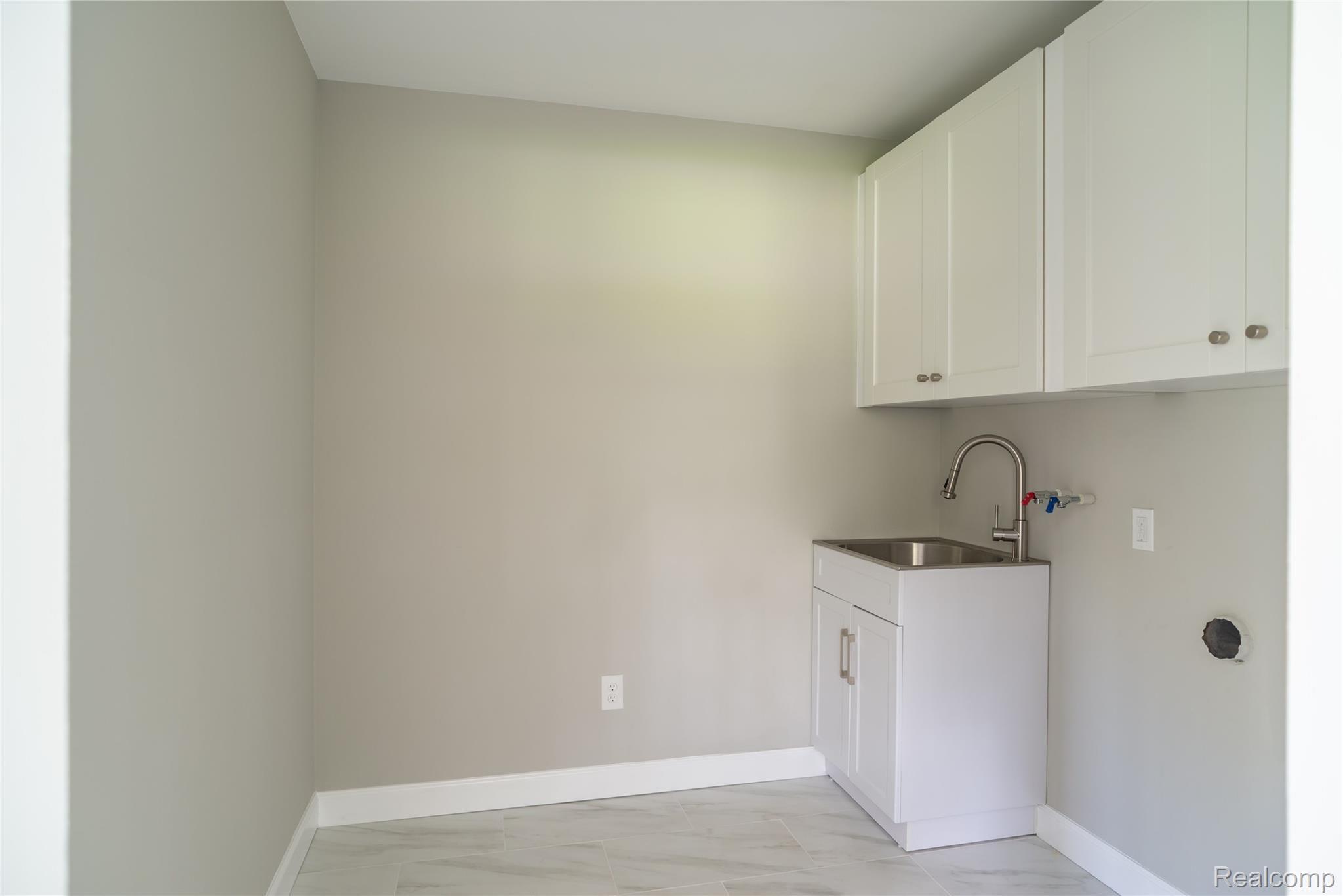 910 Dursley Road Bloomfield Hills, MI 48304 - Photo 31 of 33 DSC_5508.jpg