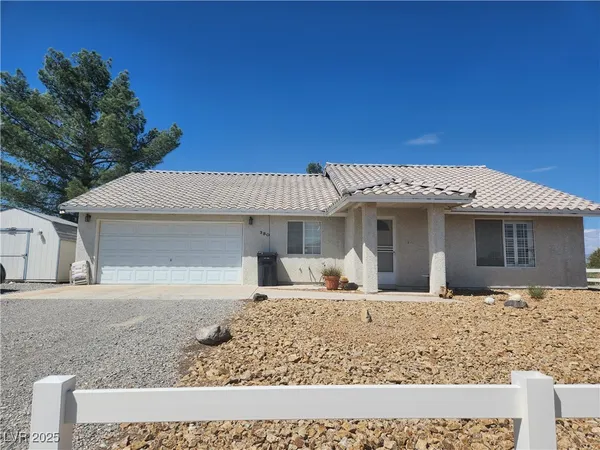 $1,750 | 380 East Happy Canyon Road, Pahrump, NV 89048