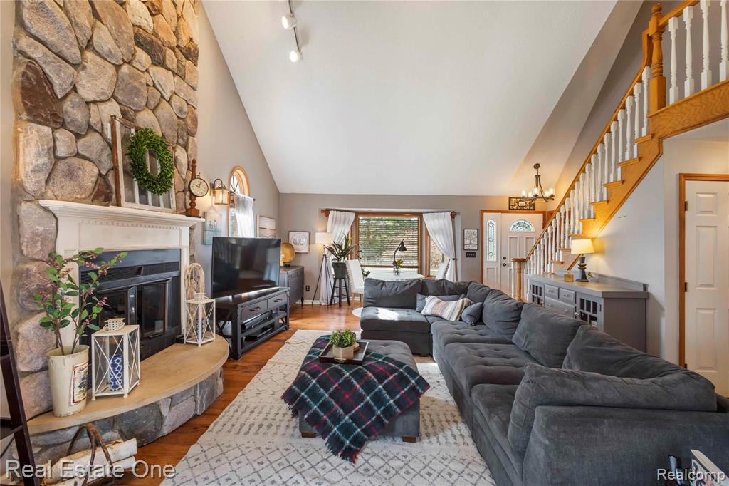 1459 North Rochester Road Rochester, MI 48307 - Photo 5 of 56