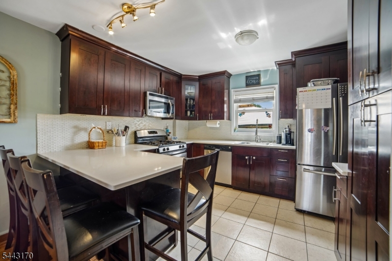 661 Palisade Road Union, NJ 07083 - Photo 8 of 41