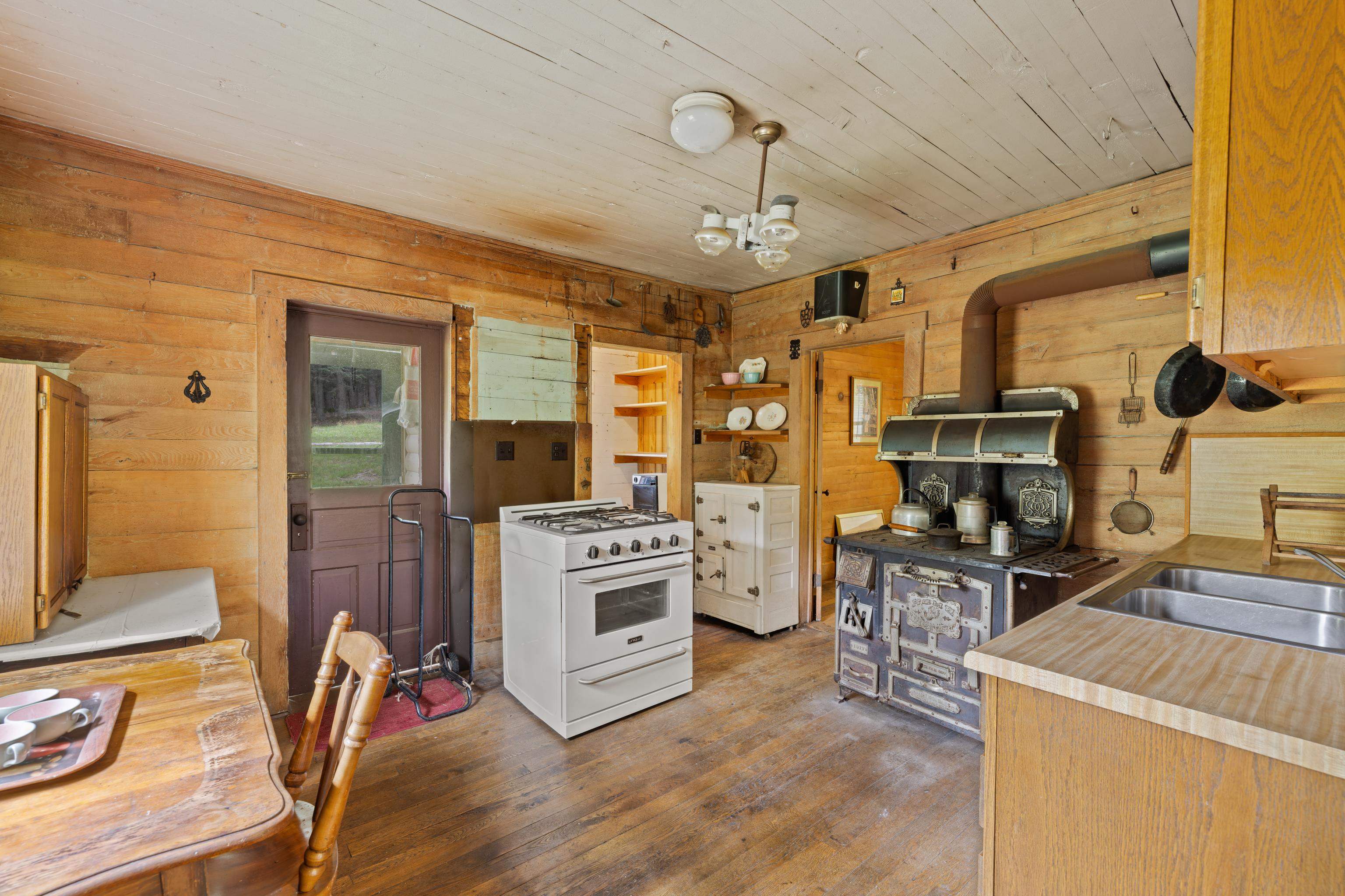 7382 Laurel Fork Road Blue Grass, VA 24413 - Photo 19 of 69 Gallery Image 19