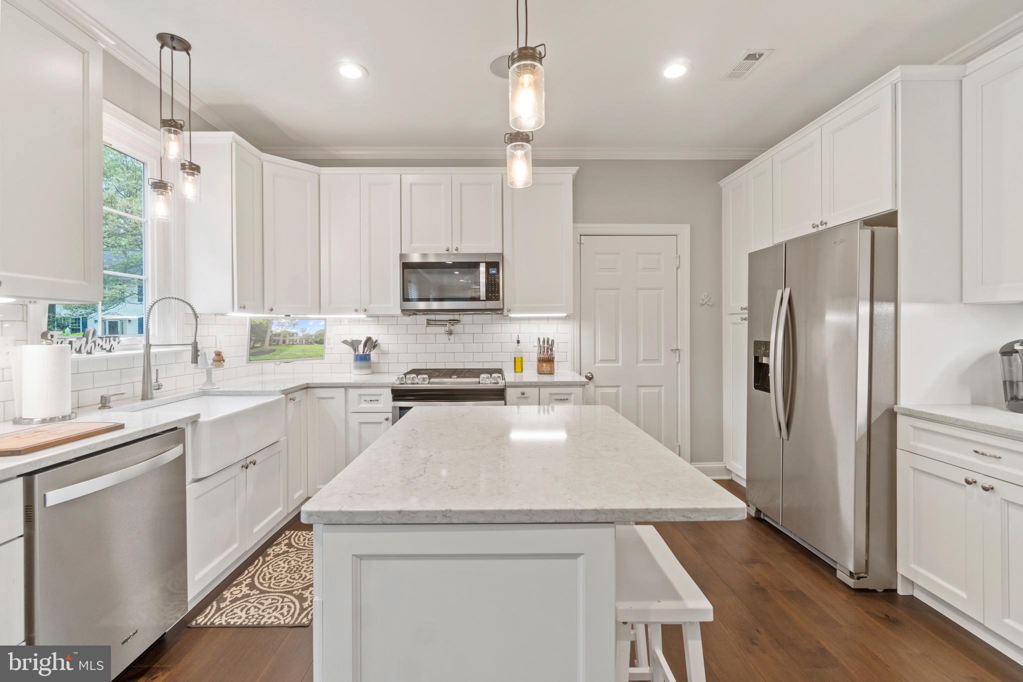 1357 Old Water Oak Point Road Pasadena, MD 21122 - Photo 9 of 50 Gallery Image 9