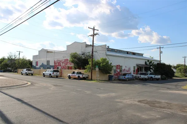 $625,000 | 702 Pecan Street, Junction, TX 76849