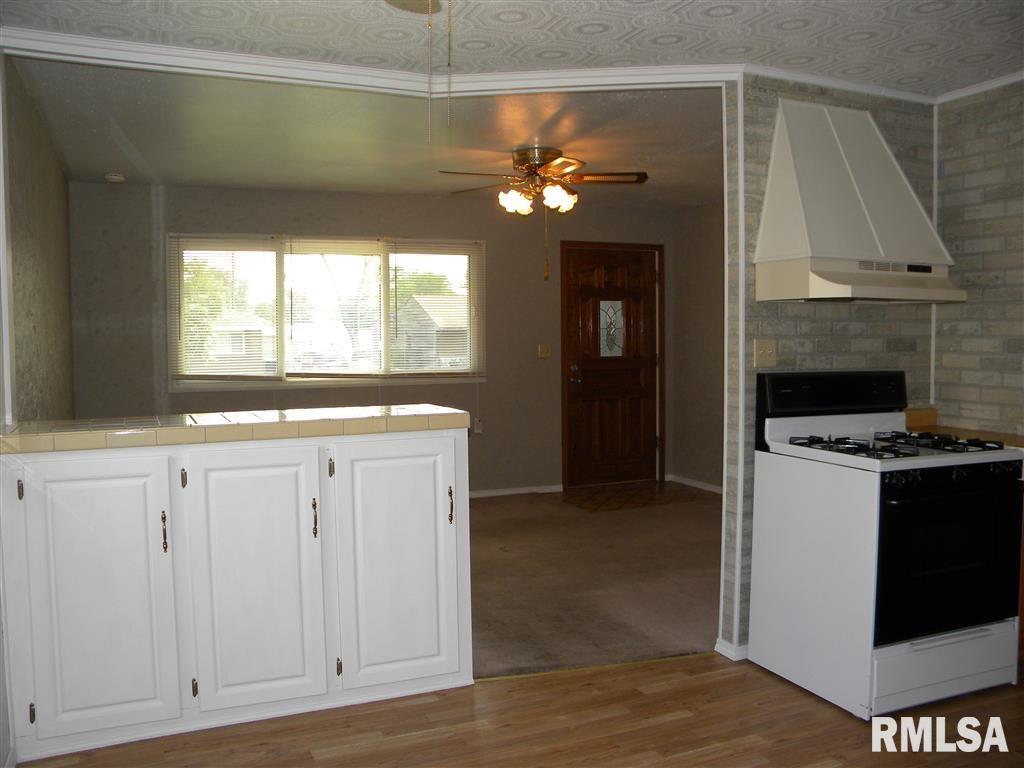 313 Kaskaskia Road Marquette Heights, IL 61554 - Photo 6 of 12 Gallery Image 6