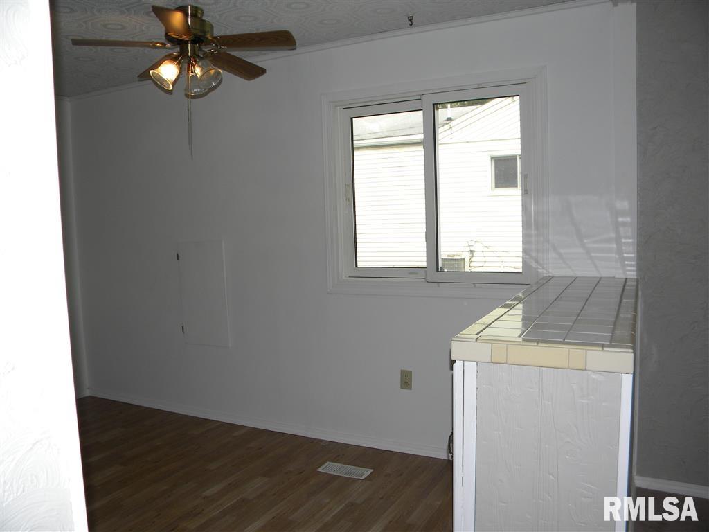 313 Kaskaskia Road Marquette Heights, IL 61554 - Photo 7 of 12 Gallery Image 7