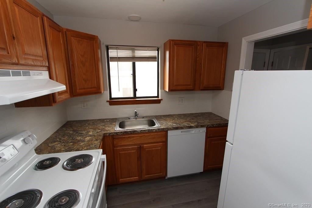 1400 Meriden Road, Unit 52 Waterbury, CT 06705 - Photo 7 of 21