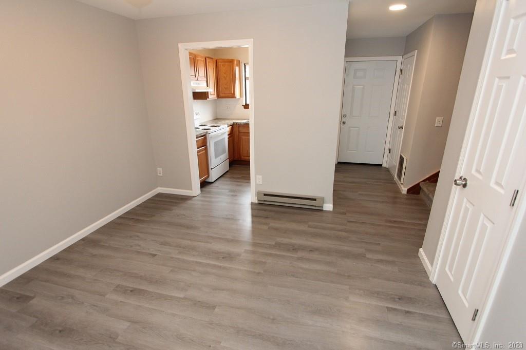 1400 Meriden Road, Unit 52 Waterbury, CT 06705 - Photo 8 of 21 Dining Room