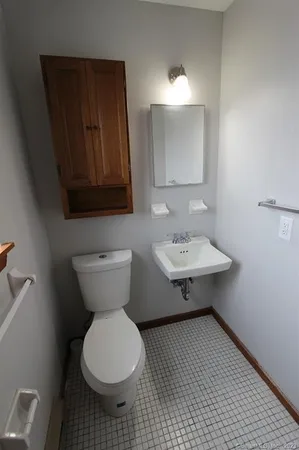 $1,800 | 1400 Meriden Road, Unit 52, Waterbury, CT 06705