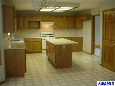 10833 Summer Chase Road Fort Wayne, IN 46818 - Photo 4 of 12