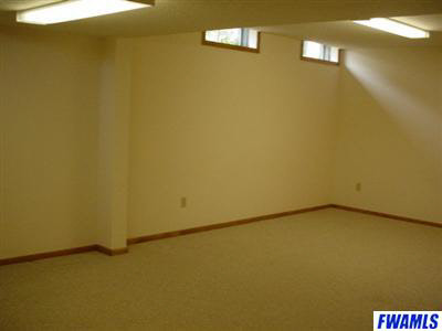 10833 Summer Chase Road Fort Wayne, IN 46818 - Photo 6 of 12