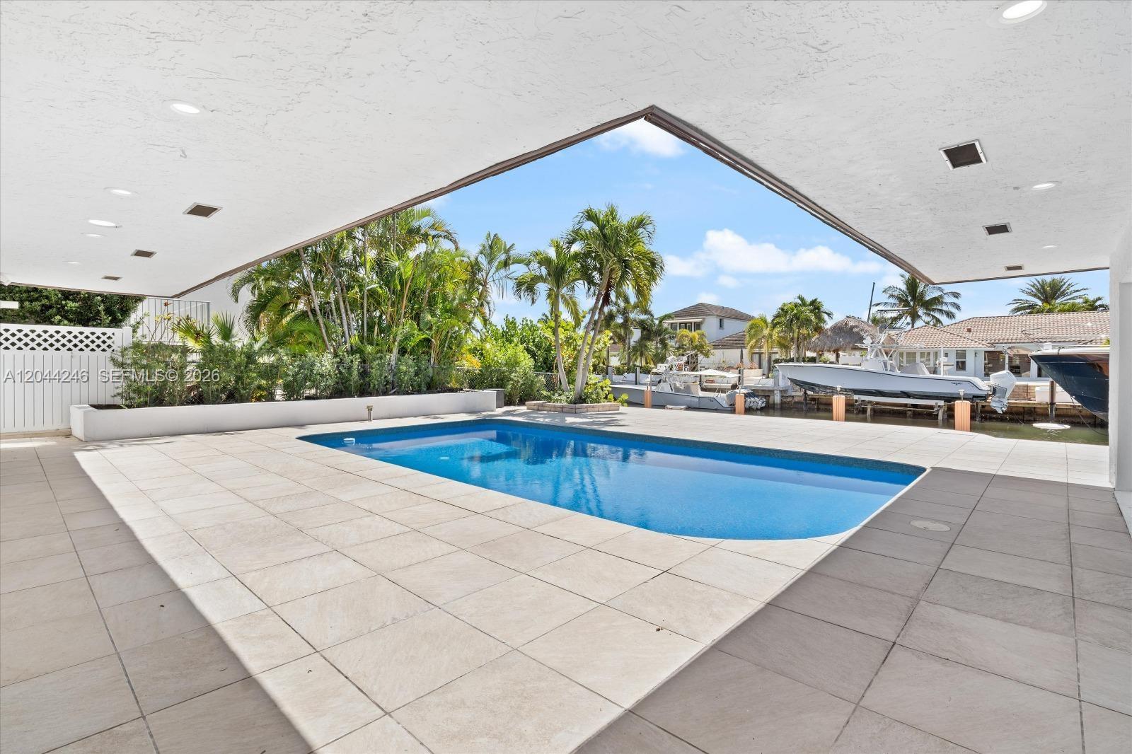 2680 Northeast 47th Street Lighthouse Point, FL 33064 - Photo 4 of 20