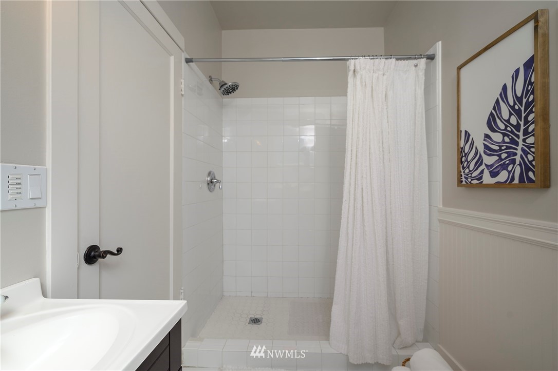 1421 North 48th Street Seattle, WA 98103 - Photo 19 of 24 Gallery Image 19
