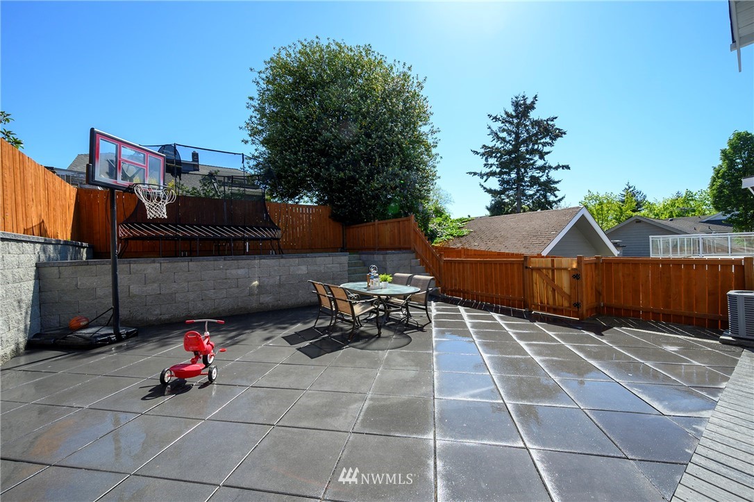 1421 North 48th Street Seattle, WA 98103 - Photo 22 of 24 Gallery Image 22