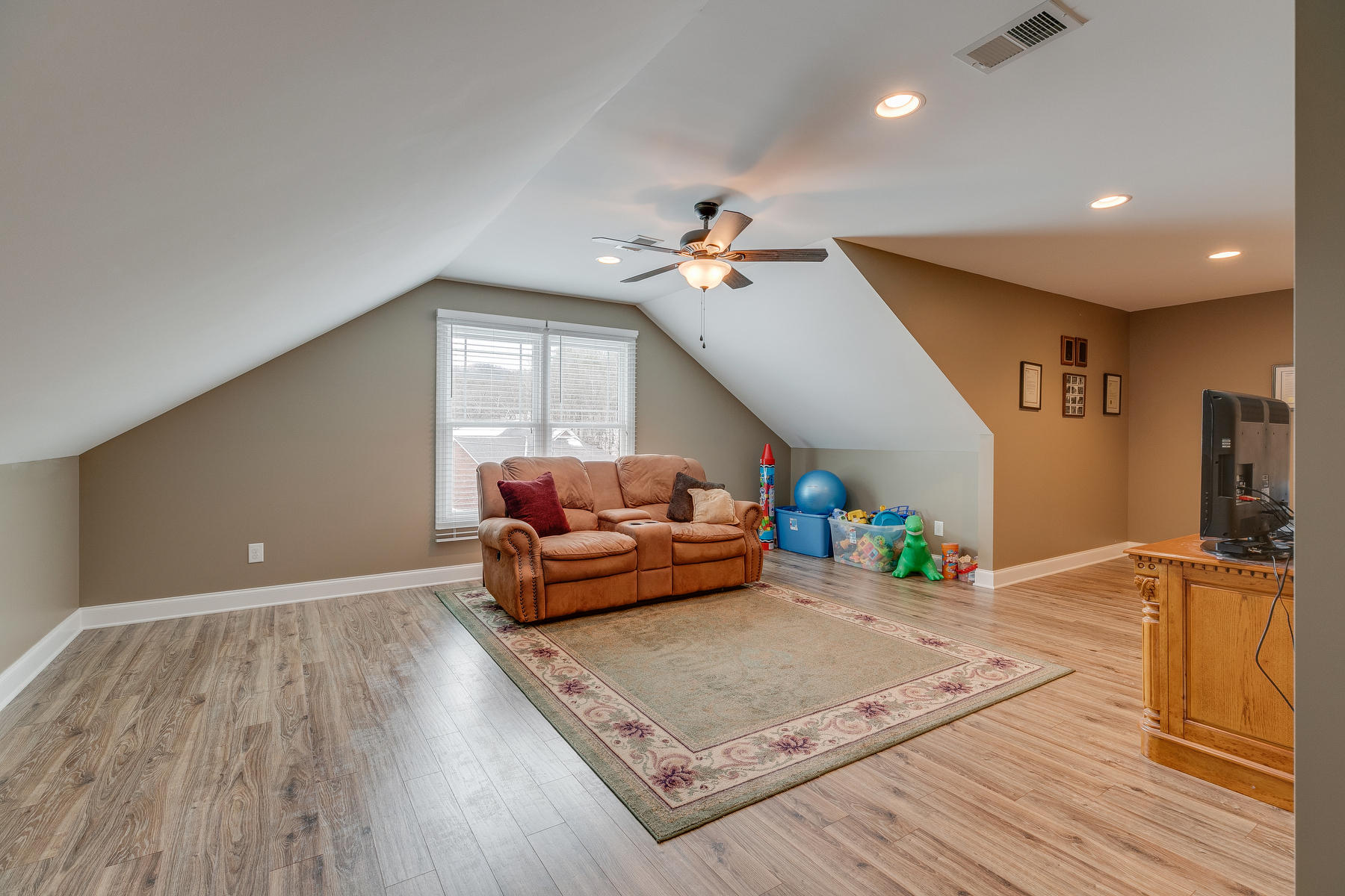 103 Marbleton Road Unicoi, TN 37601 - Photo 44 of 69 045