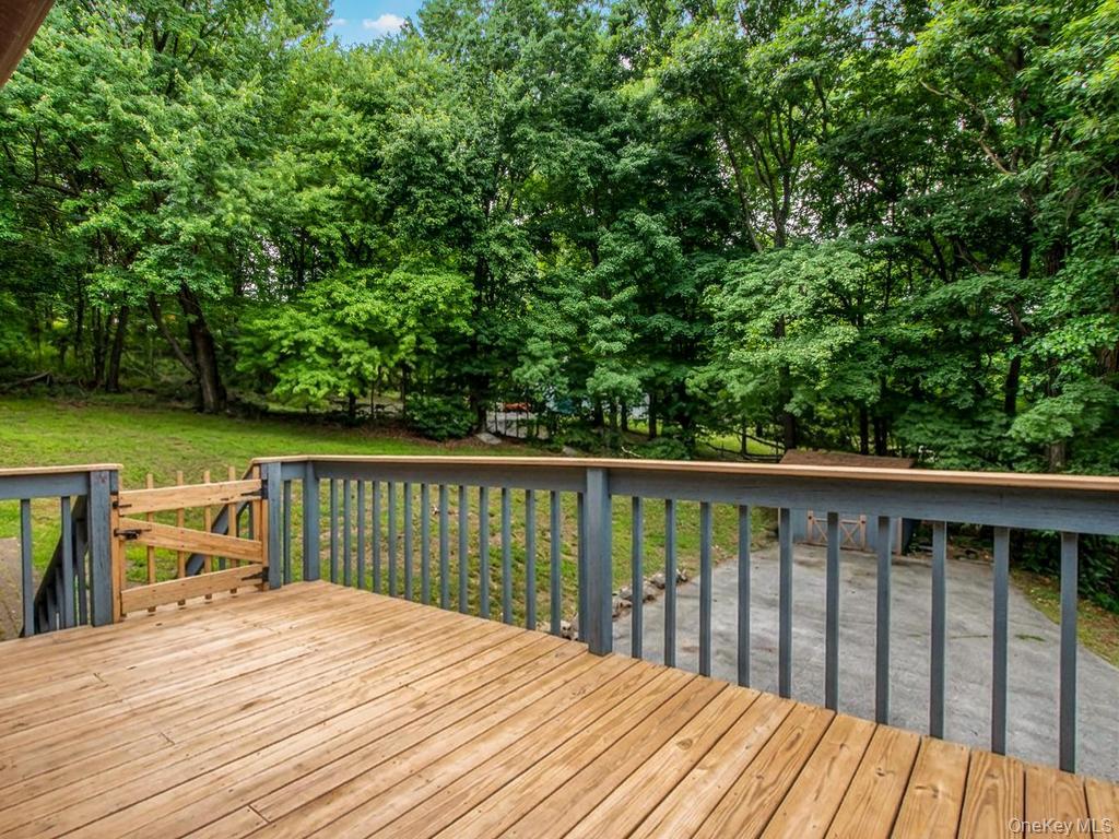 20 Ernst Road Cortlandt Manor, NY 10567 - Photo 16 of 27