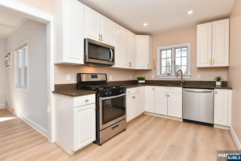 420 Carmita Avenue, Unit 1 Rutherford, NJ 07070 - Photo 18 of 25