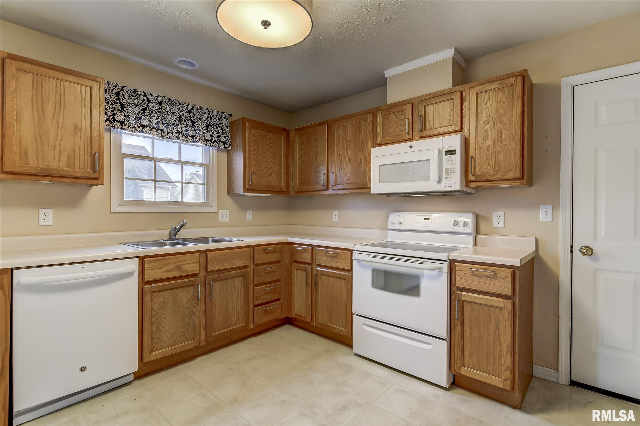 3704 Cranleigh Boulevard Springfield, IL 62712 - Photo 13 of 34 Gallery Image 13