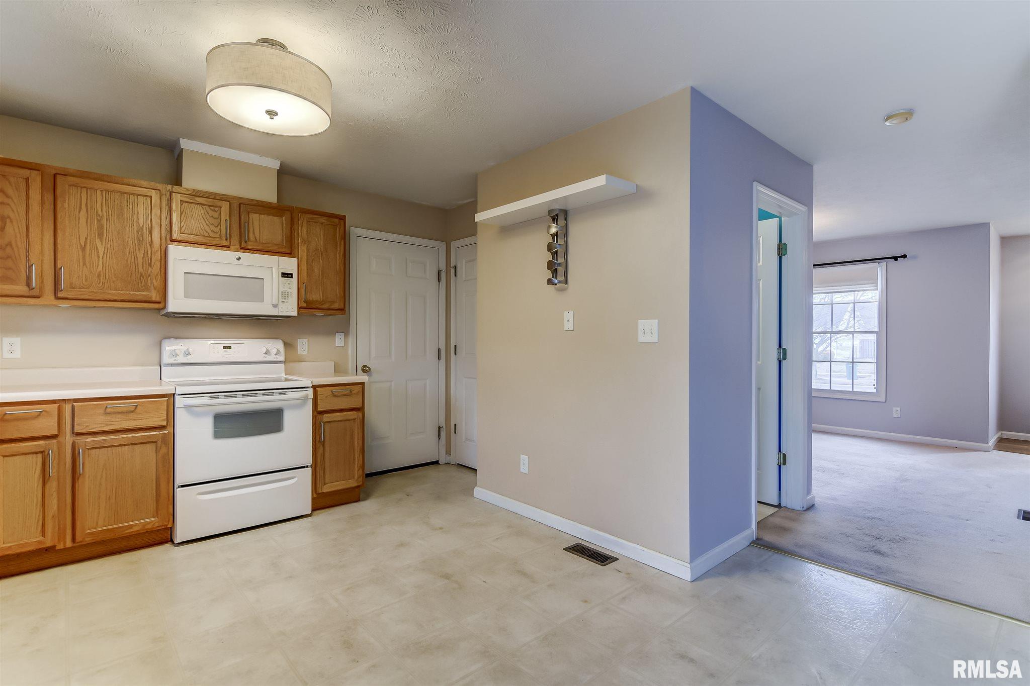 3704 Cranleigh Boulevard Springfield, IL 62712 - Photo 15 of 34 Gallery Image 15