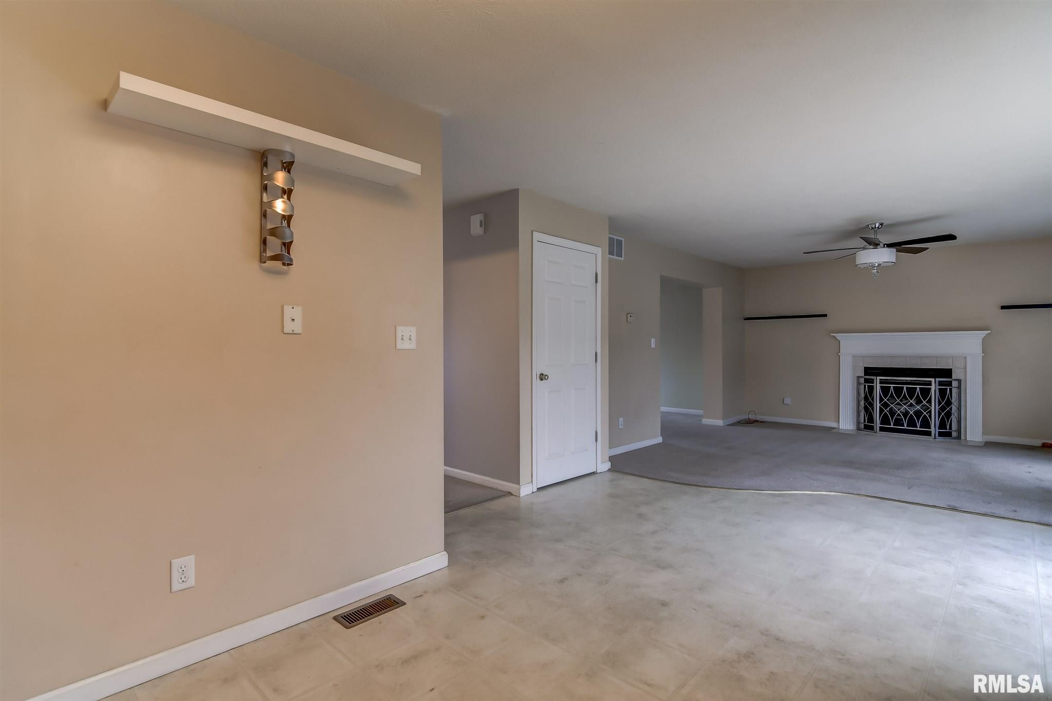 3704 Cranleigh Boulevard Springfield, IL 62712 - Photo 16 of 34 Gallery Image 16