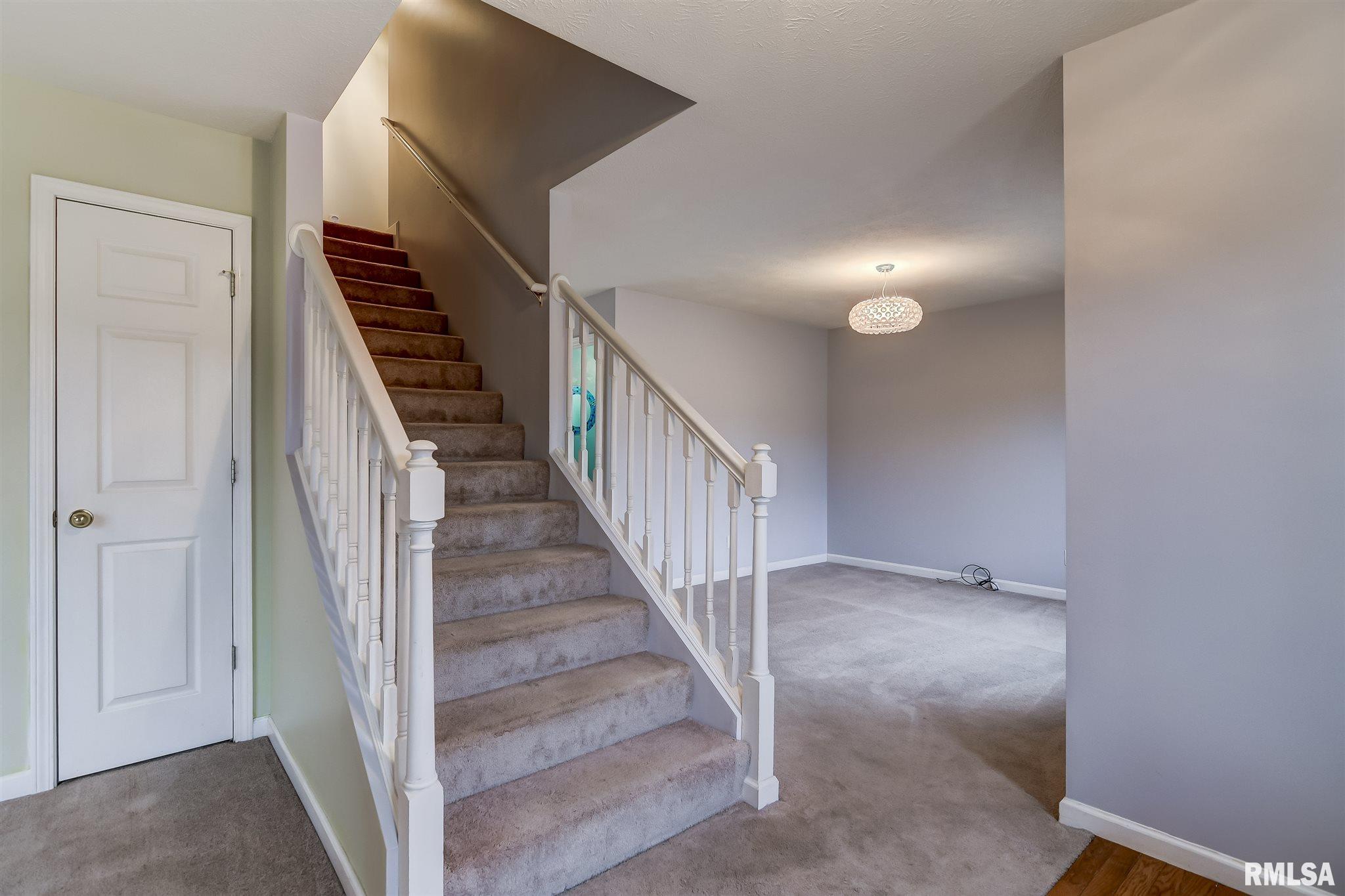 3704 Cranleigh Boulevard Springfield, IL 62712 - Photo 2 of 34 Gallery Image 2
