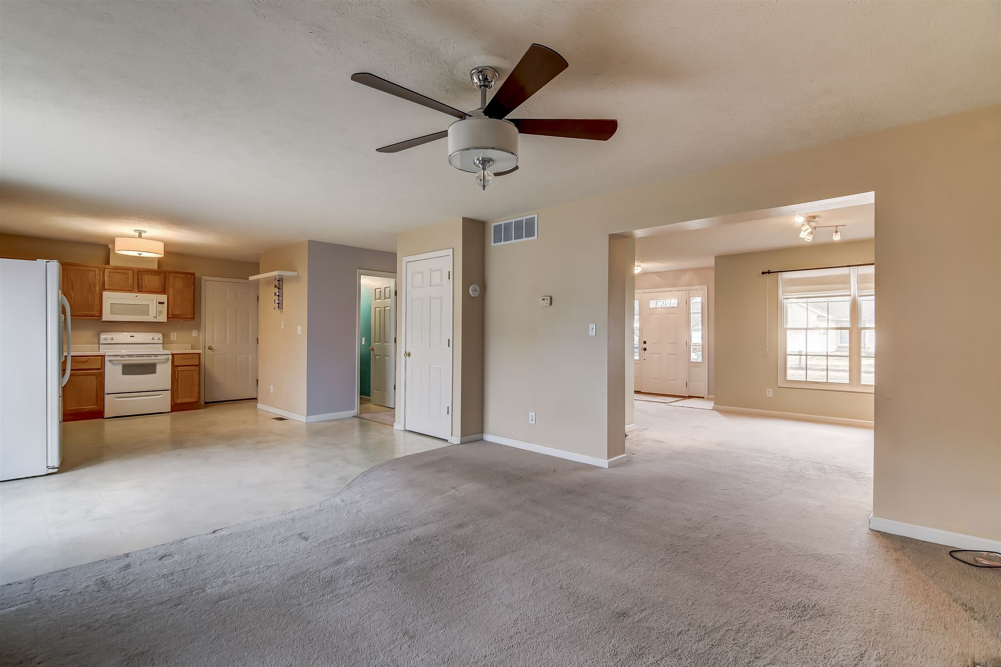3704 Cranleigh Boulevard Springfield, IL 62712 - Photo 9 of 34 Gallery Image 9