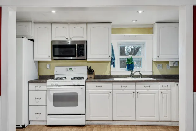 $220,000 | 401 Central Avenue, Coon Valley, WI 54623