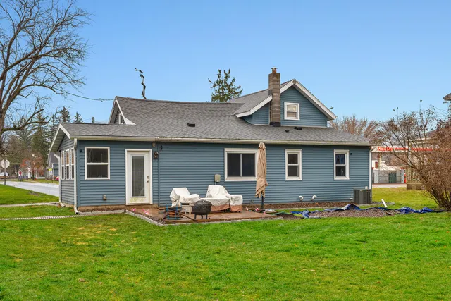 $220,000 | 401 Central Avenue, Coon Valley, WI 54623