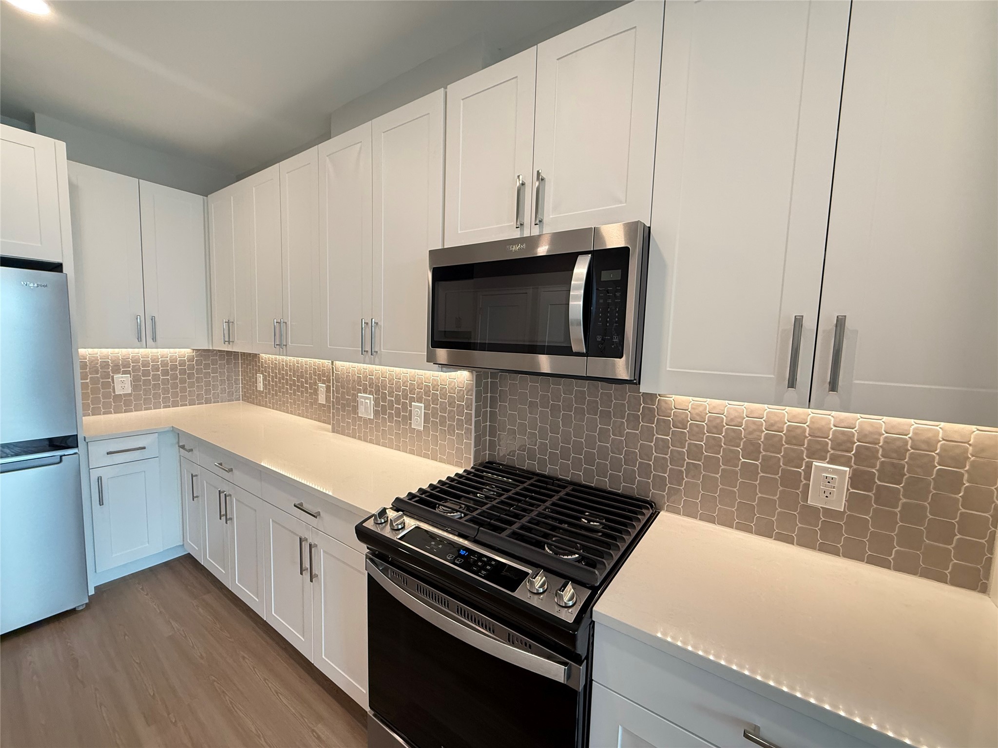 716 Waugh Drive, Unit A20 723 Houston, TX 77019 - Photo 3 of 12