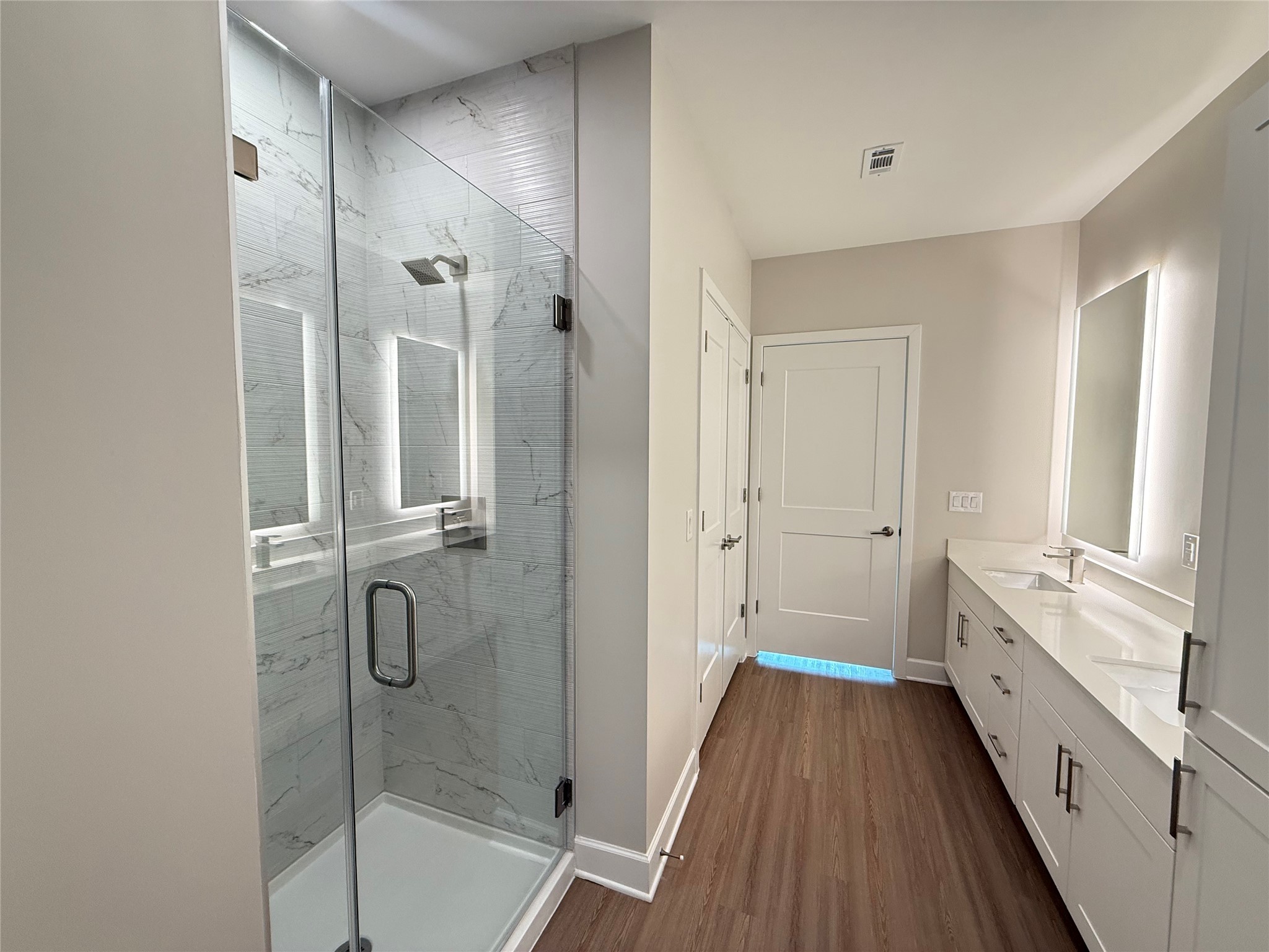 716 Waugh Drive, Unit A20 723 Houston, TX 77019 - Photo 10 of 12