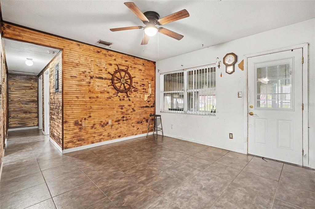 14925 Fisher Road Tampa, FL 33613 - Photo 3 of 24