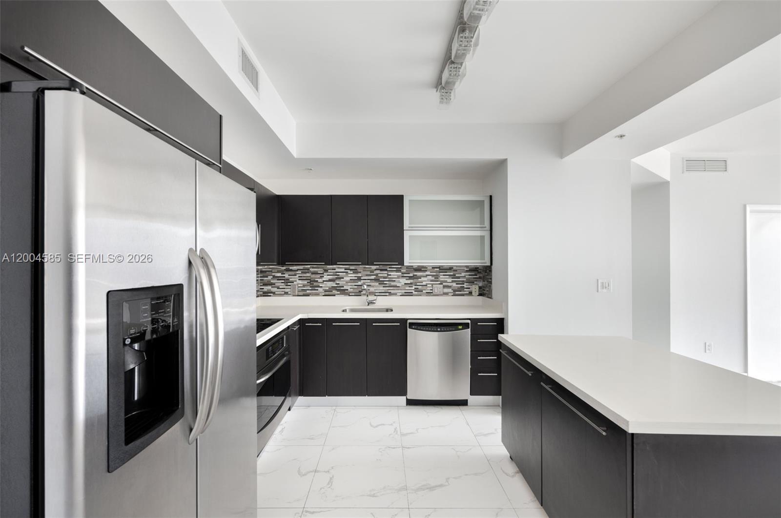 90 Southwest 3rd Street, Unit 2602 Miami, FL 33130 - Photo 7 of 23
