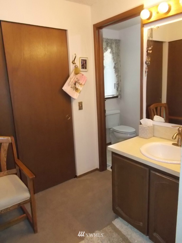 16719 22nd Avenue Southeast Bothell, WA 98012 - Photo 18 of 25 Gallery Image 18