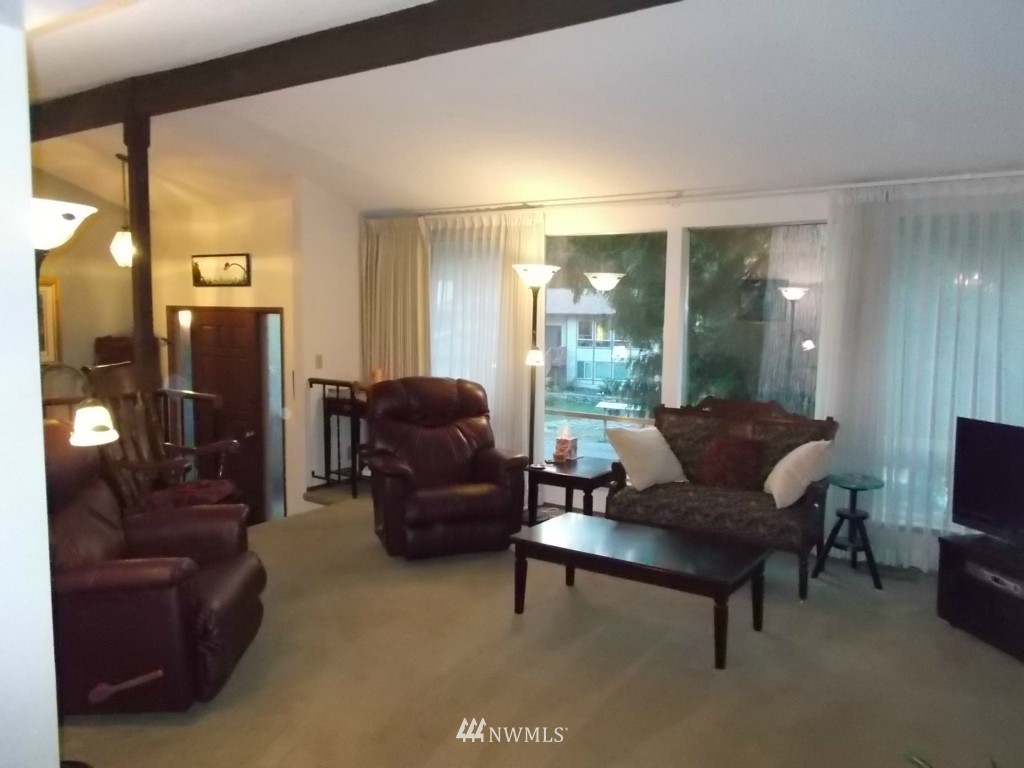 16719 22nd Avenue Southeast Bothell, WA 98012 - Photo 9 of 25 Gallery Image 9