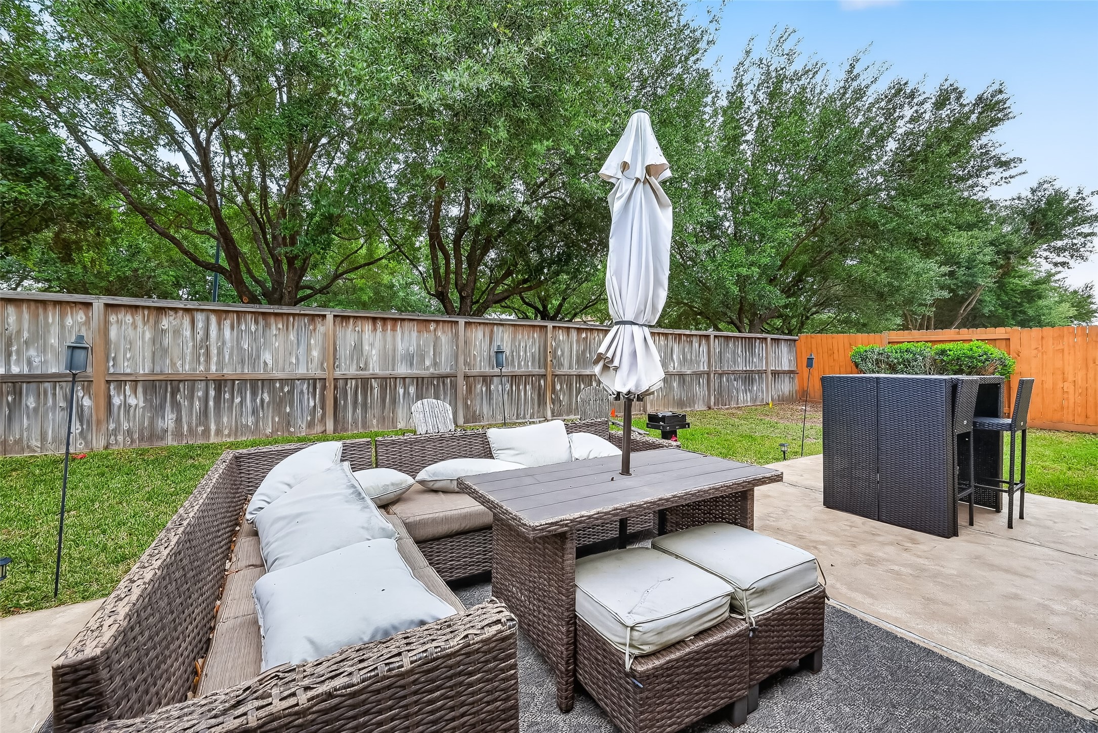 3203 Ruffin Green Court Fresno, TX 77545 - Photo 19 of 20 a view of outdoor sitting area with furniture