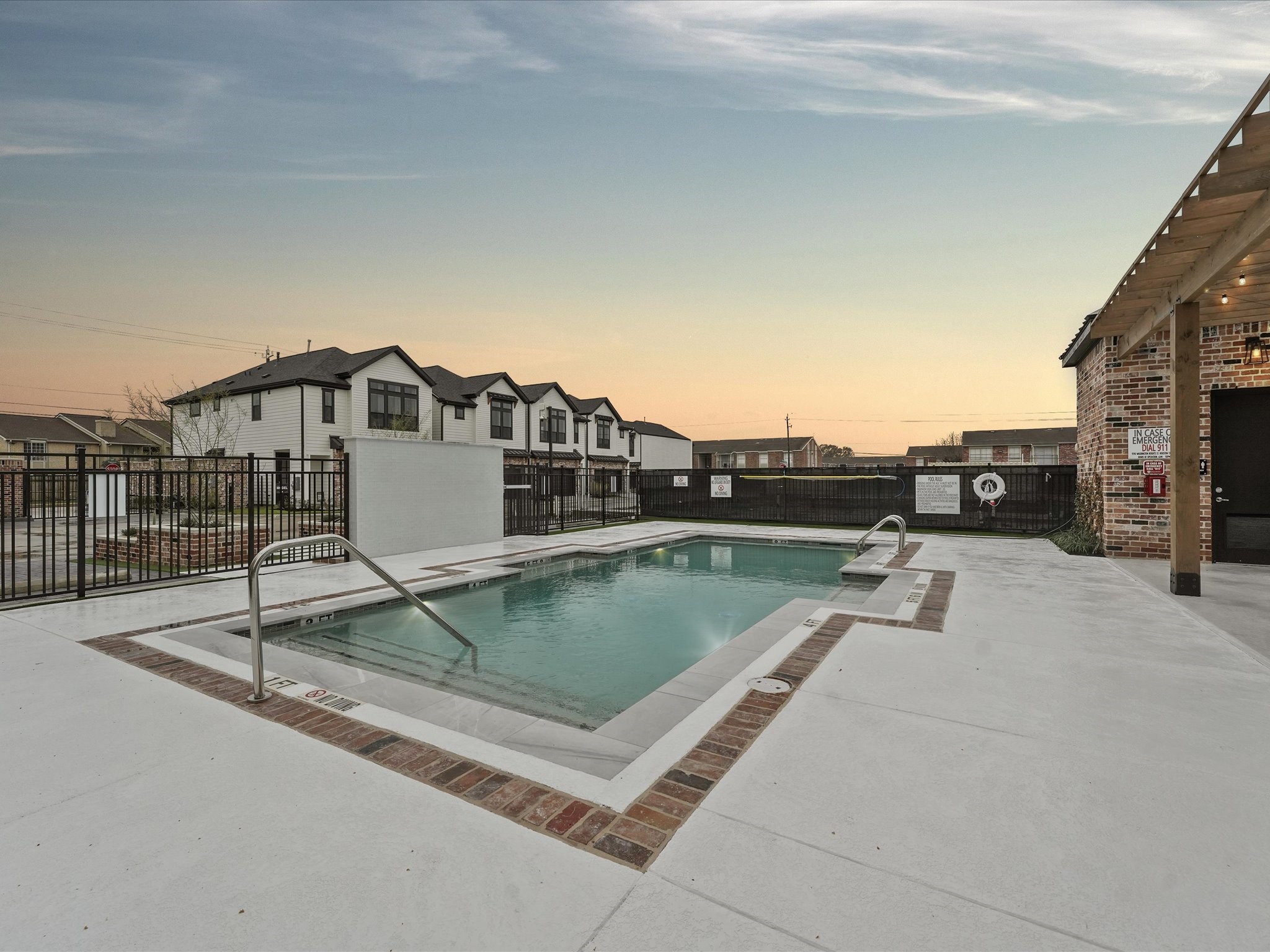 9213 G E George Street Houston, TX 77063 - Photo 2 of 26 The Highlight Amenity - Community Pool